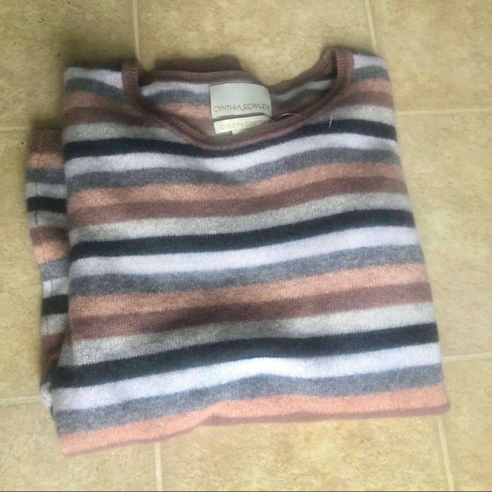 Vintage style 100% cashmere sweater!